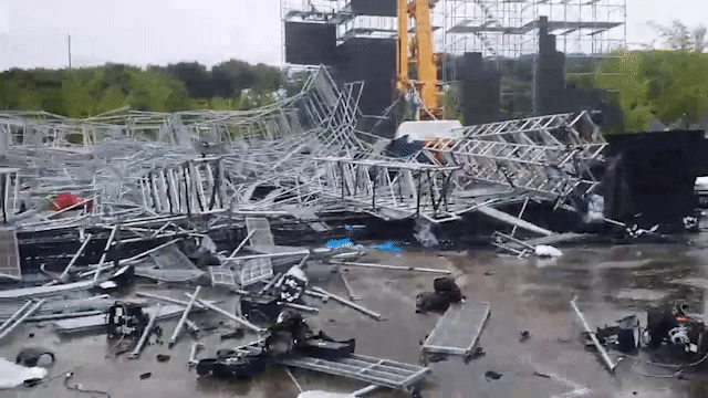 하남 미사경정공원서 무대구조물 쓰러져…2명 중상·4명 경상