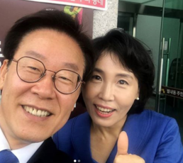 경찰 “‘혜경궁 김씨’는 이재명 부인 김혜경” 카카오스토리에 같은 게시물