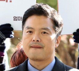 [속보] 김태우, 검찰 출석…“靑 박형철 비서관이 동문에 첩보 누설”