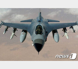 트럼프, F-16 최신 전투기 기종 60대 대만에 판매 추진…中 격분