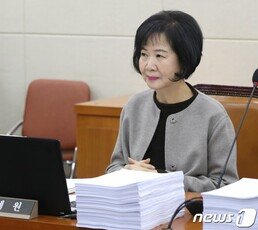 손혜원, ‘父 유공자 신청 기록 없다’는 보도에…“큰오빠가 전화로 진행”