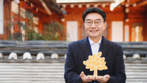 아름다운재단 새 이사장에 ‘조직 전략가’ 박형철…공익의 중심을 ‘사람’으로 옮기다