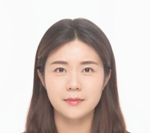 11층 창문에 걸터앉은 10대…지나던 여경이 다독여 비극 막았다