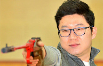 Jin Jong-oh joins national shooting team for Brazil Olympics