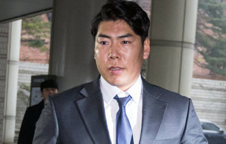 Kang Jung-ho on probation faces murky career outlook
