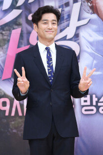 ‘끝에서 두번째 사랑’ 지진희, 코 부상 괜찮아요