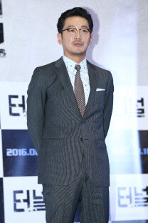 ‘터널’ 하정우, 눈빛이 근사한 프로멋짐러