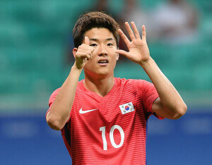 [화보] 한국, 피지에 8-0 대승…‘류승우 해트트릭’