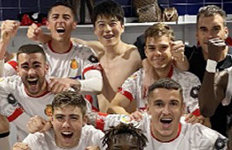 기성용, 활짝 웃은라리가 데뷔전