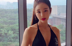 이사강, 20대라 해도 믿을 미모감탄 자아내는 ‘비키니 몸매’
