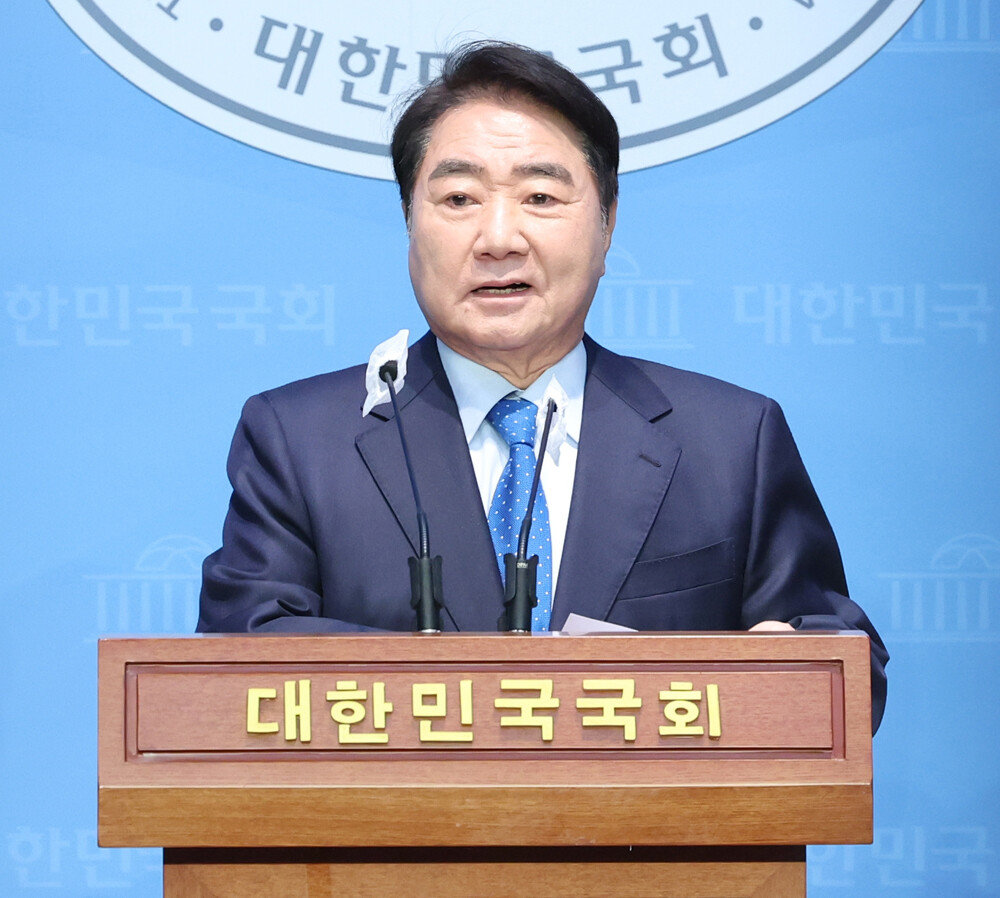 Former Vice Speaker of the National Assembly Lee Seok-hyun Withdraws from Democratic Party of Korea and Announces Intent to Join New Party with Former Leader Lee Nak-yeon – Press Conference Highlights and Future Plans