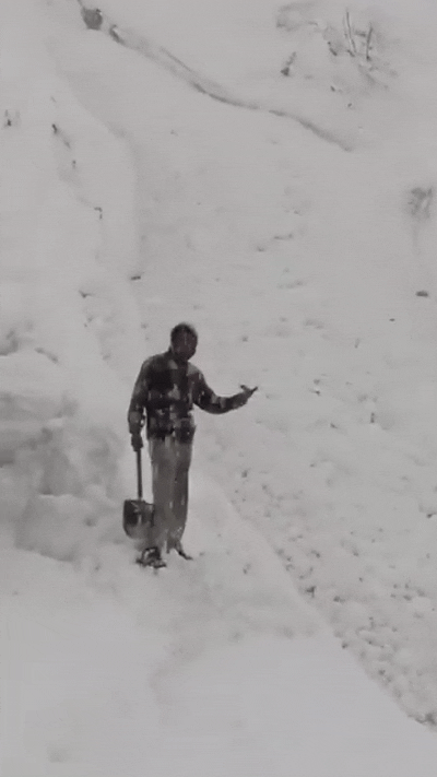 댐 수문 연 것처럼…인도 오지 마을서 강물처럼 흐르는 눈 포착(영상)