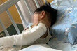 “엄마 오는지 보려” 11층서 추락한 4살 아이, 기적적 생존