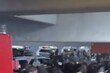 스와치·오데마피게 콜라보에 매장 폐쇄…경찰 진압에 페퍼스프레이 사용까지
