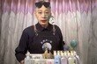 손자 위해 매일 화장하는 75세 할아버지…무슨 사연? 