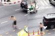 웃통 벗고 방콕 도로 한복판서 교통정리…50대 한국인 정체는?