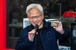 젠슨 황, ‘대홍수’ 네팔에 135억 원 기부