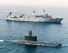 軍 “북한 발사체 인양에 잠수함 구조함 ‘청해진함’ 본격 투입”