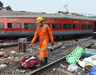 인도 최악의 열차 사고…사망자 288명으로 늘어