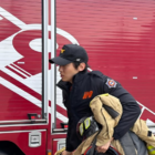 덱스, 소방복 입자 반응 터졌다…“원래 꿈이 소방관” [SD셀픽]