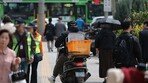 [사설]인도 위 ‘무법 오토바이’… 보행자에게도, 본인에게도 ‘흉기’