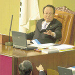 국회의장, 의원에게 양주 선물하며 법안 ‘로비’