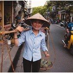 여기저기 돌아다니는 베트남 하노이 행상들