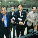 “국내에선 공익 해외에선 수익 추구하겠다”