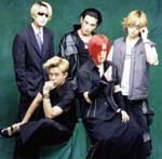 댄스그룹, “우리가 소모품인가요”