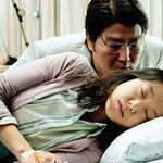 눈부시게 화창한 날 잔뜩 찌푸린 여인의 삶