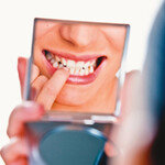 틀니, 치약으로 닦다 상할라