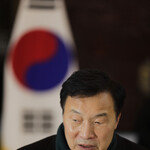 손학규 “혼자 밥 먹는 문재인, 박근혜와 뭐가 다른가”