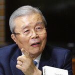 [단독] 김종인 “몇몇 사람이 안철수 부추겨서 날 흔들어”