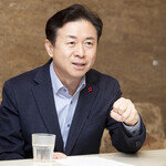 김영춘 “정권에서 밀어줄 때 확실히 땡겨보입시더”