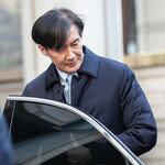 조국, 법정구속 또 면해 “이례적 일, 판사도 사람인지라…”