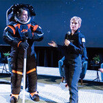 아르테미스 우주비행사 4인, 신형 우주복 입고 달에 간다