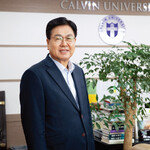 해외 나가 발로 뛰어 외국인 학생 2배로 늘린 황건영 칼빈대 총장