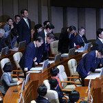 비상계엄 사태로 내각·군 지휘부 대거 공석… 국정 공백 우려