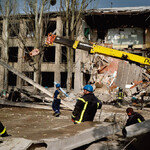 트럼프 입에 웃고 우는 ‘우크라이나 재건주’