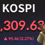 코스피 사상 첫 4300선 돌파… 삼성전자·하이닉스 동반 신고가