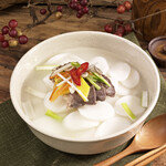 부(富)를 기원하는 떡국, 복(福)의 상징 만두