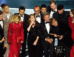 3월 27일(현지 시간) 미국 로스앤젤레스 돌비극장에서 열린 제94회 아카데미 시상식에서 영화 ‘코다’가 작품상을 수상했다. [AP=뉴시스]