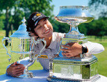 KPMG 위민스 PGA 챔피언십 우승 트로피(오른쪽)와 US여자오픈 트로피를 껴안고 기뻐하는 전인지. [전인지 인스타그램]