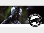 영화 ‘블랙 팬서’의 한 장면(왼쪽)과 블랙팬서당의 로고. [사진 제공·월트디즈니컴퍼니코리아]