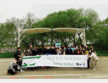 4월 22일 ‘지구의 날’을 맞아 한강공원에서 플로깅 행사가 열렸다. [사진 제공 · 안현모]