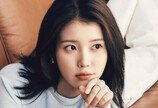 아이유가 먼저 만난 가을…우아함 넘치는 분위기