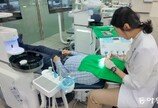 “치주질환 예방, 식후 양치로 치태 제거하고 금연하세요”