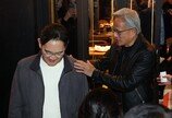 ‘완판男’ 이재용 삼성전자 회장, ‘89만원 이 아우터’ 입었다