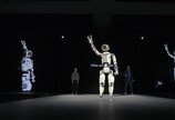 휴머노이드 무대 된 CES…관절 자유자재 아틀라스, 수건 척척 개는 클로이드