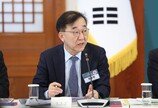 국토장관 “보유세 올린다…장기보유자 세제혜택도 재고”